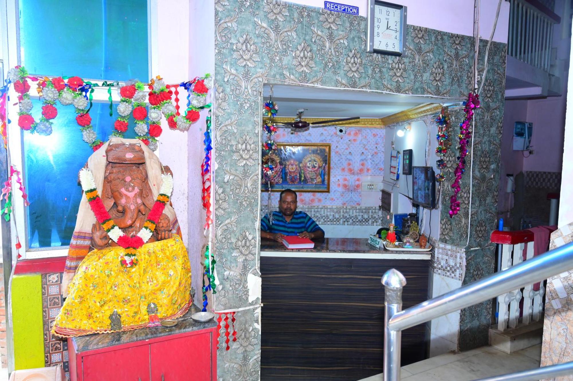 Mor Hotel Beach Heaven-স্বর্গদ্বার গোল্ডেন বিচ এবং মন্দিরের কাছে হোটেল বিচ হেভেন- Near Golden Beach & Temple Best Selling & Best Choice Of Travellers Puri Bagian luar foto